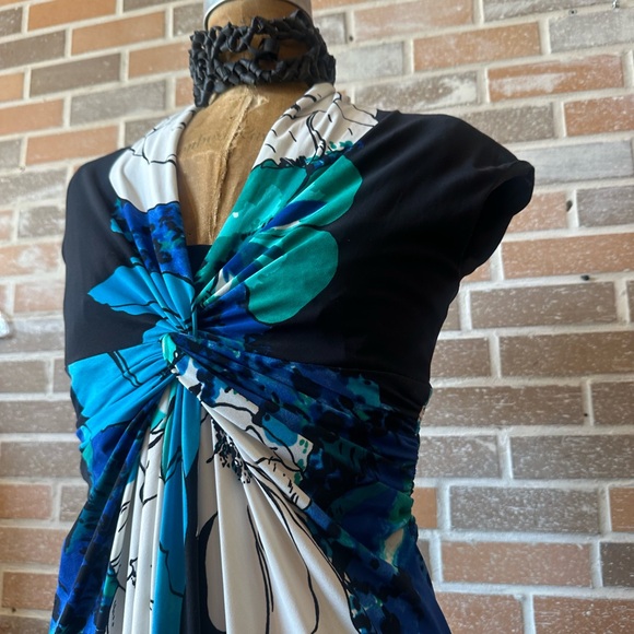 Dress - Picture 5 of 5